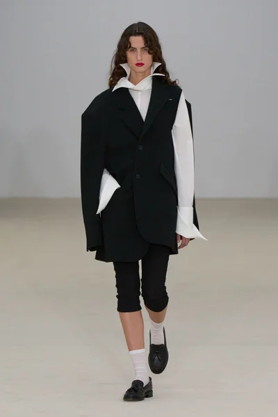 Look 9